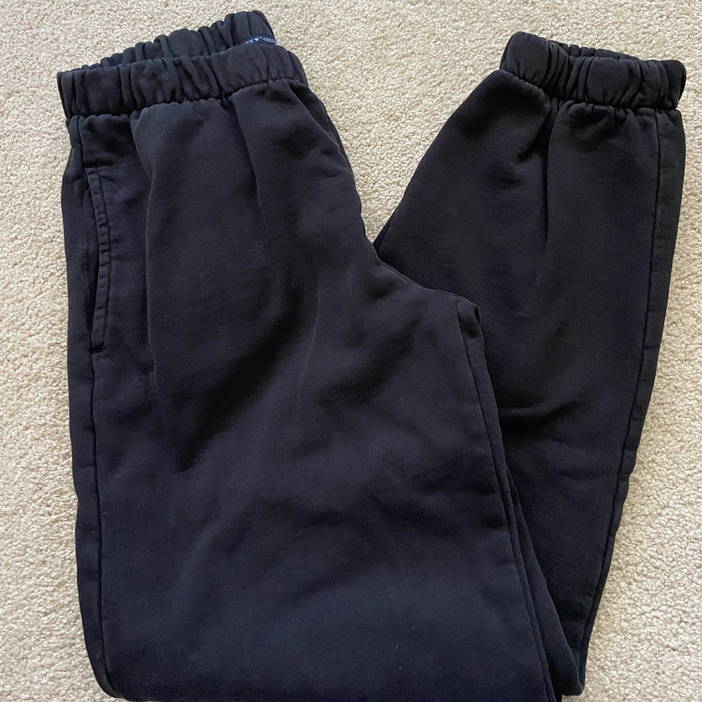 BRANDY MELVILLE ROSA SWEATPANTS